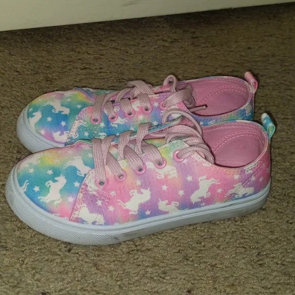 Kid's size 2 sneakers - Picture 3 of 6